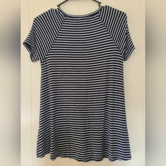 Hollister Black White Stripe Short Sleeve Relaxed Fit Tee Shirt - Picture 2 of 3